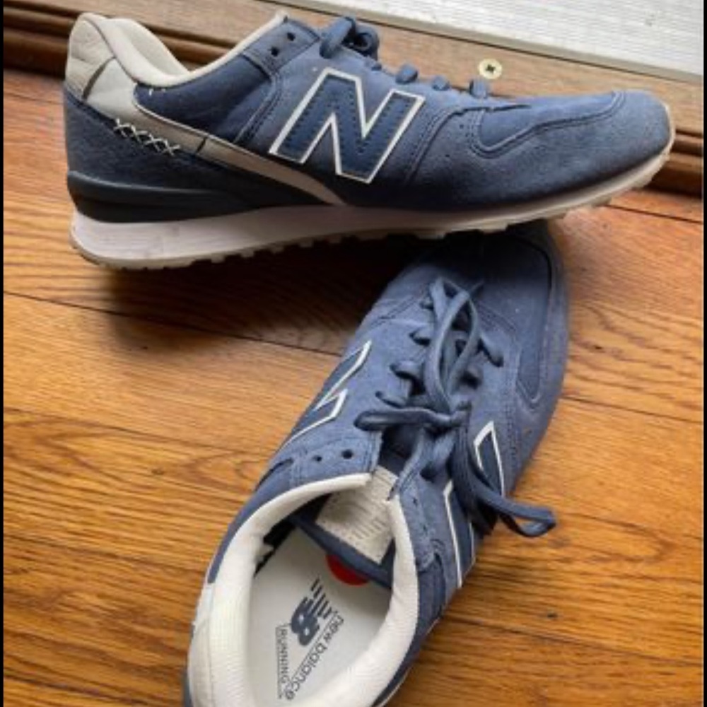 Woman’s New Balance shoes